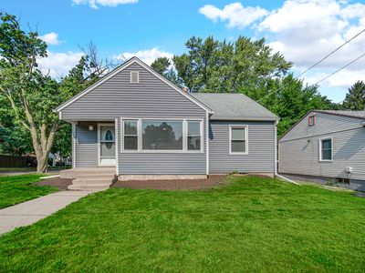702 N Independence Ave