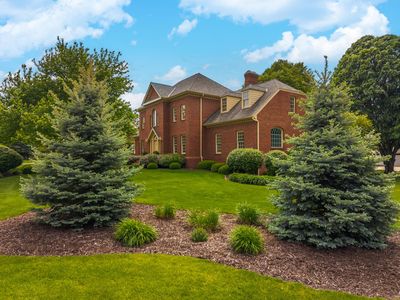 3301 Wisteria Ln