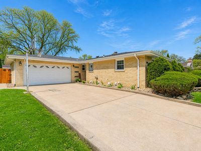 8557 W 144th Pl