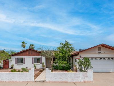 2908 E CACTUS Road