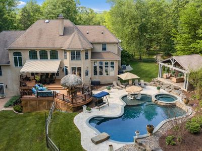 5 Glen Eagles Dr
