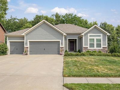 Property at 408 Lee Dr, Kearney, MO