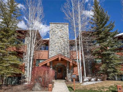 320 Hummingbird Unit A104