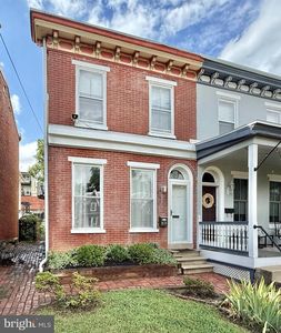 819 N Van Buren St