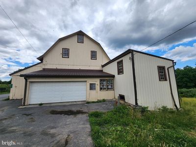 2296 Valley Rd