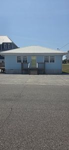 324 N Topsail Dr