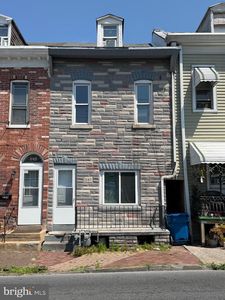 947 Cotton St