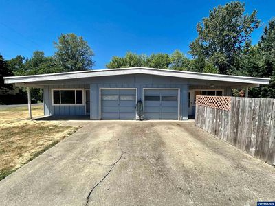 201 & 203 SE Bridgeway Ave