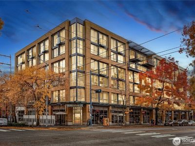 530 Broadway Avenue E #202
