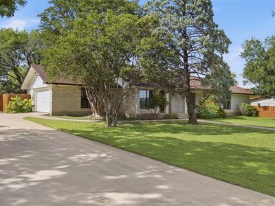 3804 Oak Meadow Dr