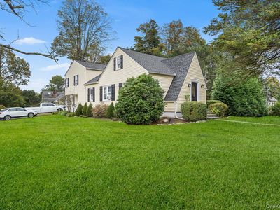 8 Raymond Drive