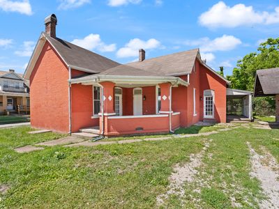 300 W Howard St