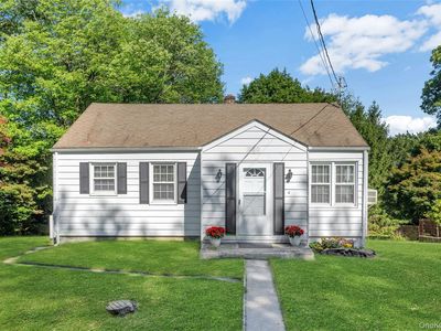 Property at 4 Crescent Drive, Cortlandt Manor, NY