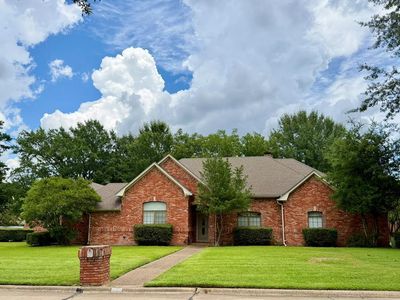 5610 Stoneridge Dr