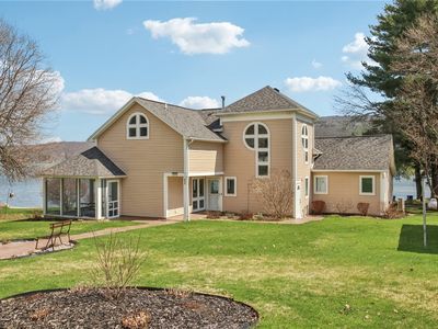 5949 Pickerel Point