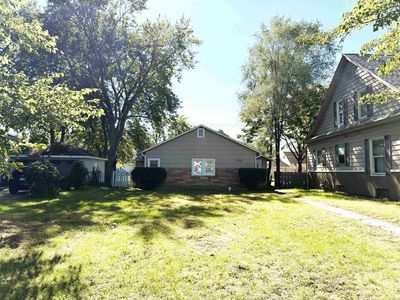 1521 Lincolnway E