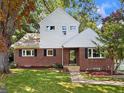 6413 Carolyn Dr