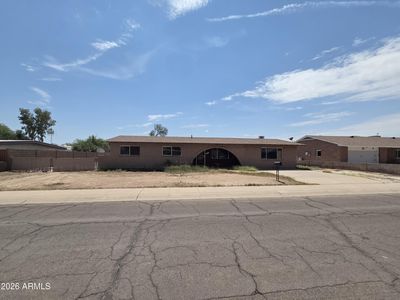 1133 E SUNSET Drive