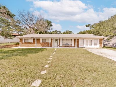 500 W London St