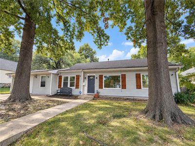 Property at 6104 W 53rd Ter, Overland Park, KS