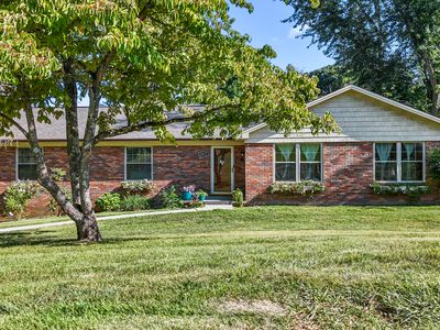 5825 Chestnut Oak Dr