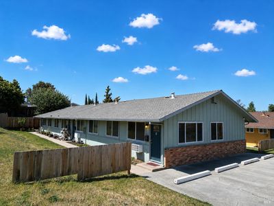 1123 Tabor Ave