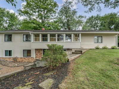 Property at 191 Hedgecliff Dr, Aurora, OH