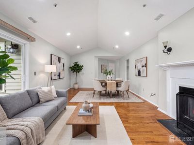 351 Ventnor Ct