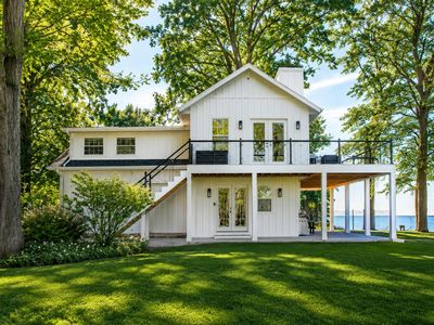 1722 Lake Michigan Dr