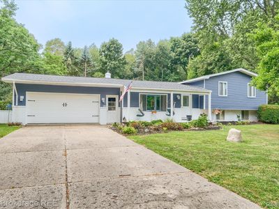 2127 Holly Tree Dr