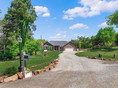 5796 Dogwood Dr