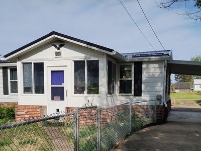 900 Broadway St