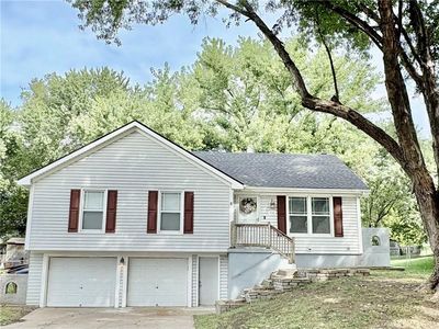 Property at 1704 Cinnabar Dr, Raymore, MO