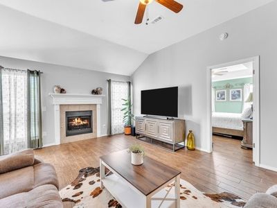1006 E Longview Dr