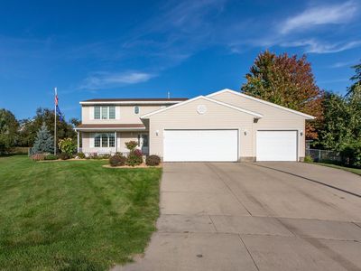 4422 Surrey Ln NW