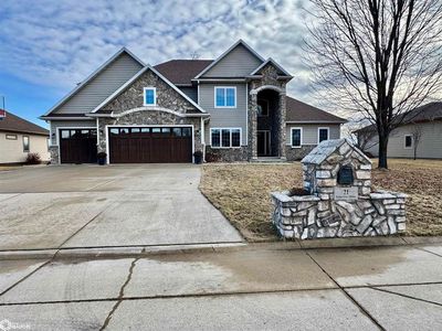 21 Venetian Dr