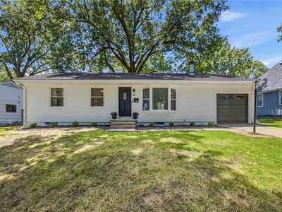 Property at 6101 W 76th St, Prairie Village, KS