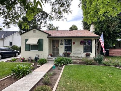 2049 N Adoline Ave
