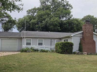 Property at 402 N Circle Dr, Wellington, KS