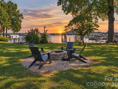 4954 Moonlite Bay Dr
