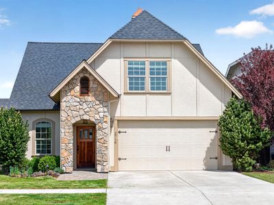 2716 NE Rosemary Dr