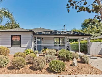 3232 S Beverly Dr