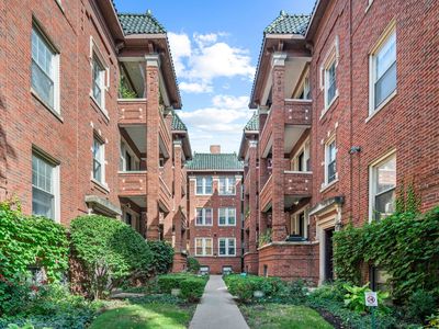 964 W Cuyler Ave #3S