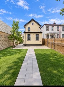 10 Long St