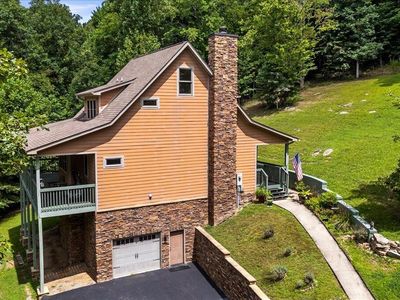 678 Deep Woods Dr