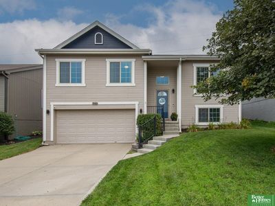 19418 R St