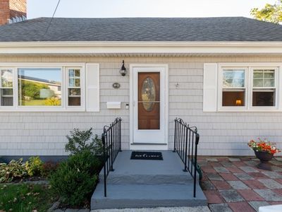8 Siren St