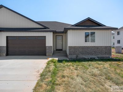 3676 E Felix Way