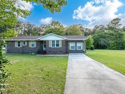 Property at 324 W End Dr, Moncks Corner, SC