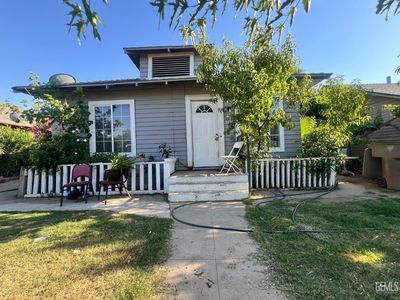 Property at 1215 Oregon St, Bakersfield, CA